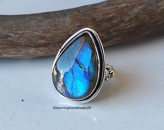Blue Fire Labradorite Ring: Handmade 925 Sterling Silver Band