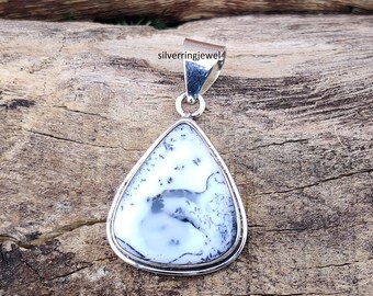 Dendritische opaal peerhanger: sterlingzilveren edelsteen