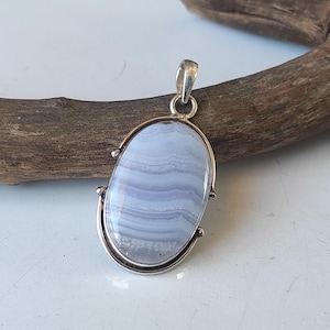 Beeindruckender blauer Spitzenachatanhänger, 925er Sterlingsilber, Edelsteinanhänger, ovaler Anhänger, handgefertigter Anhänger, Geschenke für Valentinstag