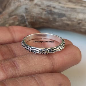 Handmade 925 Sterling Silver Band Ring: Floral Design