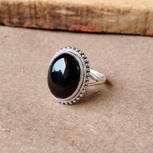 Handmade Black Onyx Ring: 925 Sterling Silver Band
