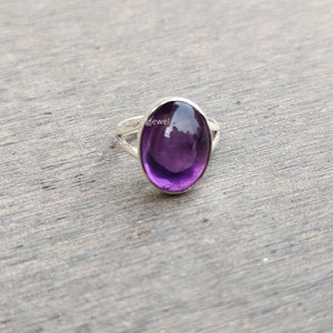 Amethyst Gemstone Ring: 925 Sterling Silver Band Ring