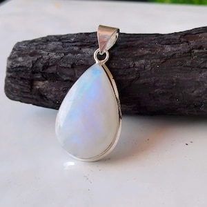 Handmade Rainbow Moonstone 925 Sterling Silver Pendant
