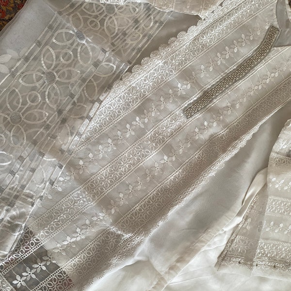 White shalwar kameez