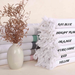Serviette cadeau demoiselle d’honneur, cadeau de mariage personnalisé, cadeau personnalisé, cadeau de fête de jeune fille, serviette rayée 40x70, cadeau d’anniversaire pour elle