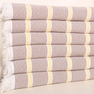Gestreifte Decke, 213x245 cm braun-gelbe Baumwolldecke, Geschenk zur Geburt, Personalisierte Decke, Bio-Decke,