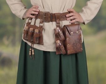 Middeleeuws leren riemzakje met drankjeflessen voor renaissance-cosplaykostuum