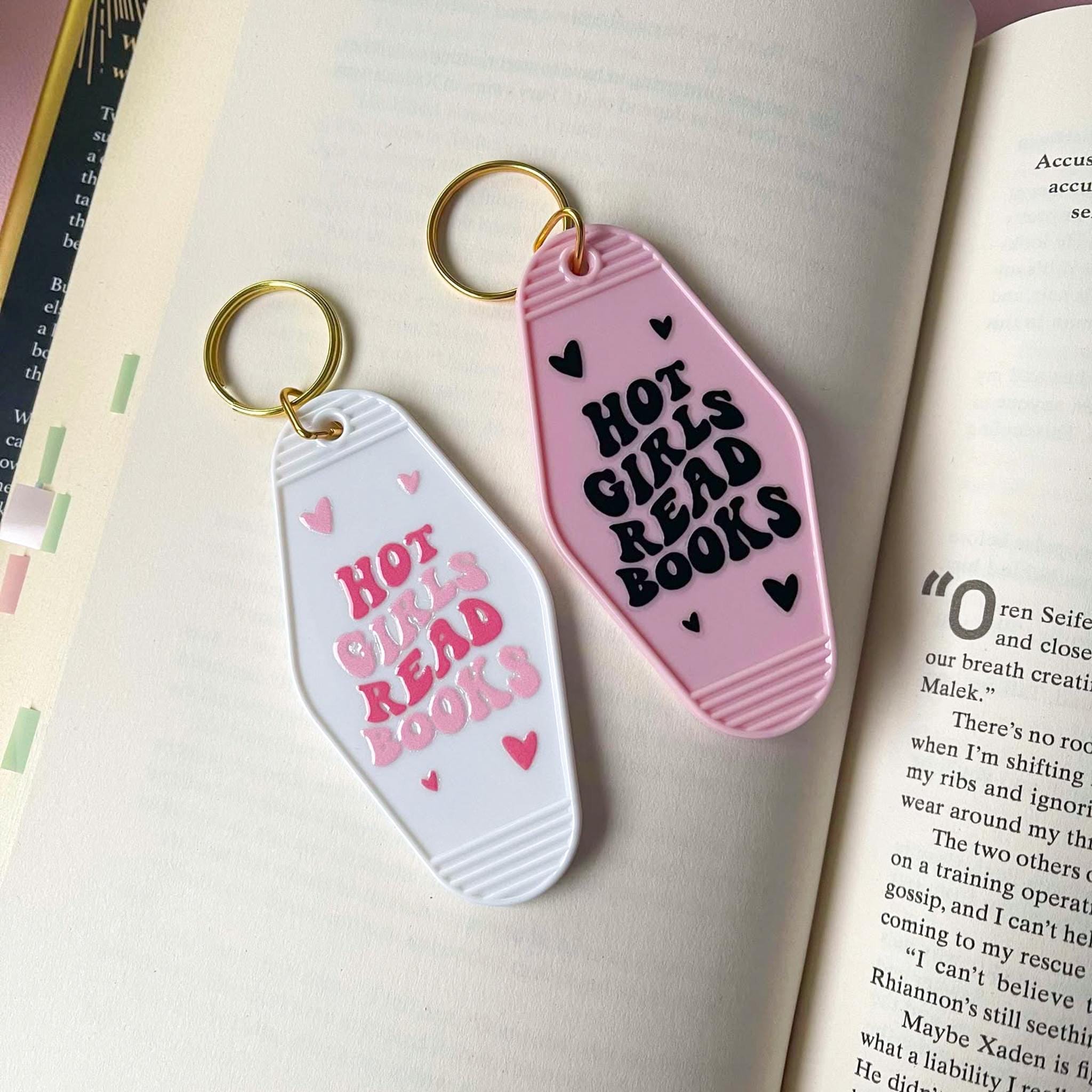 Hot Girls Read Books Motel Keychain