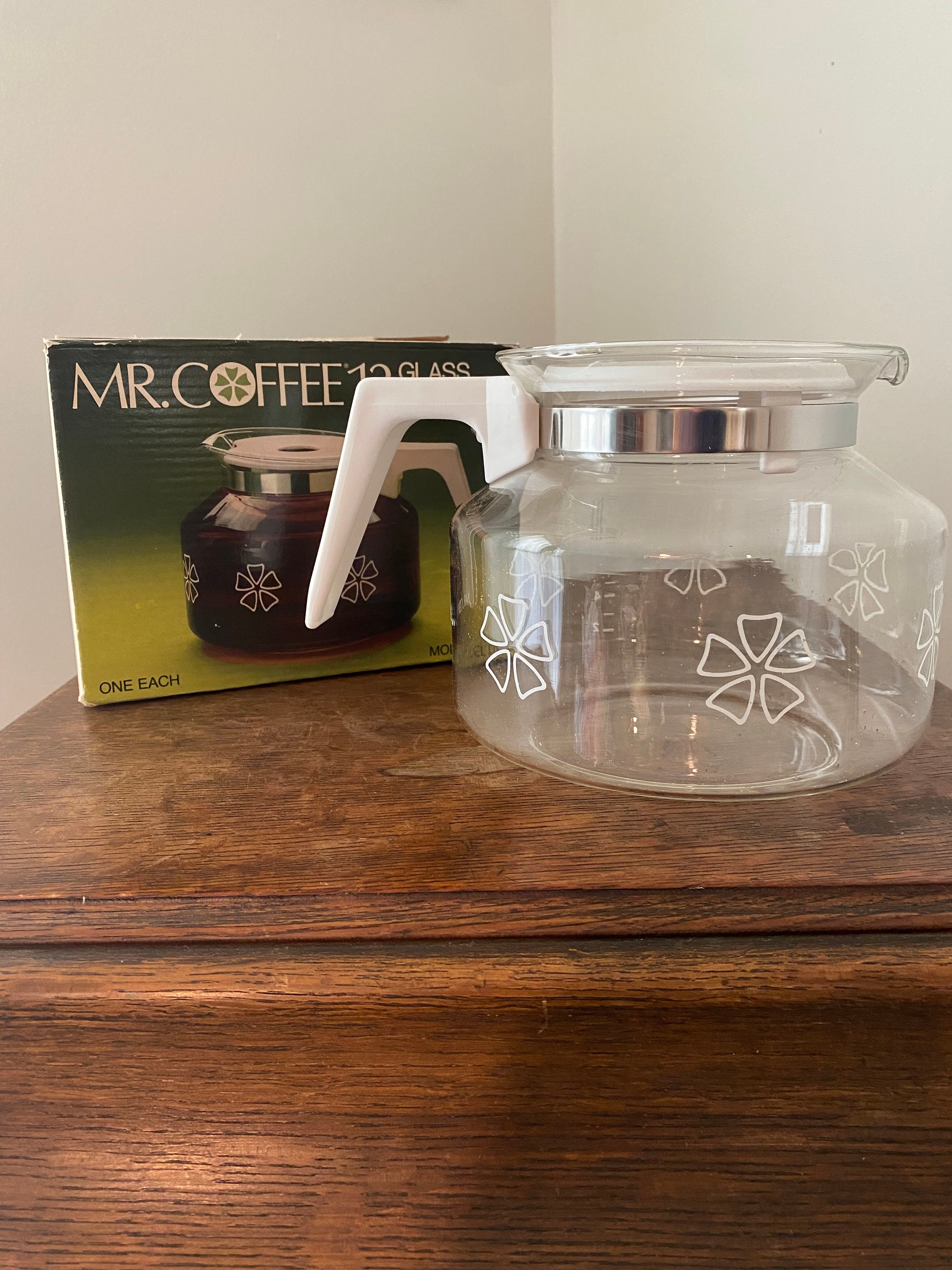 OGGI Linea Insulated Coffee Pot Carafe w/ Push Button Lid White in Original  Box