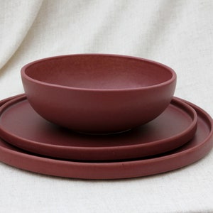 Large dinner plate Cherry image 2