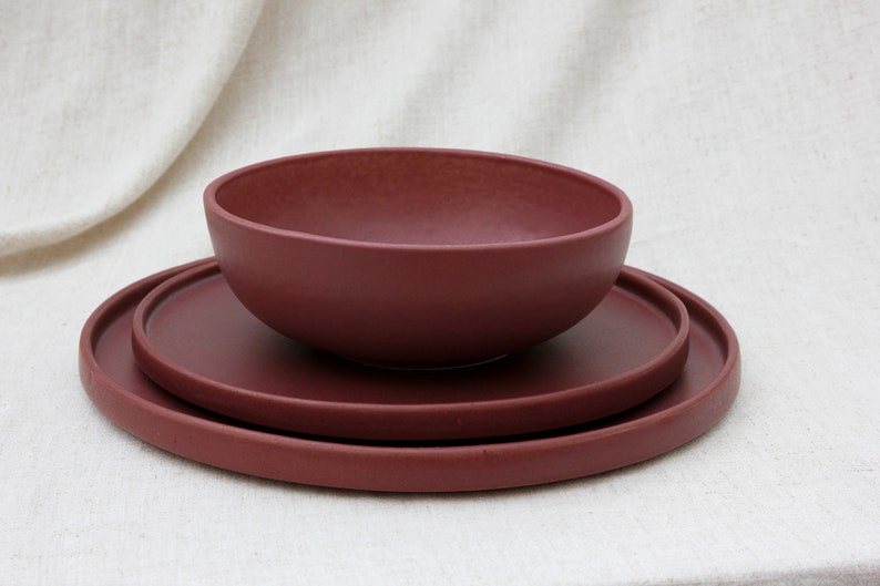 Large dinner plate Cherry image 2