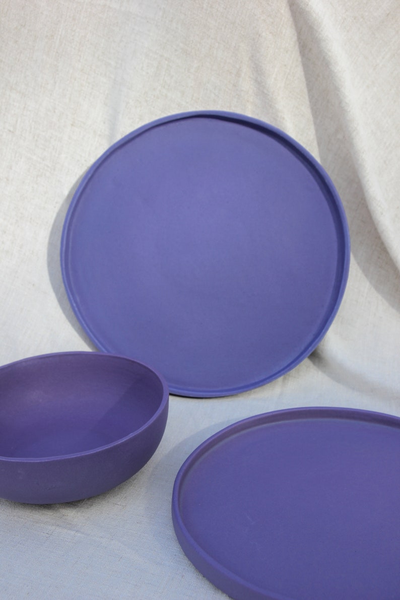 Large dinner plate Lavender image 2