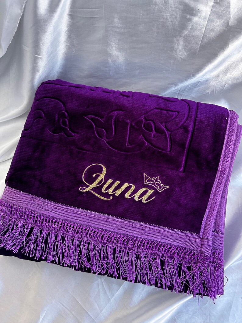 Personalized prayer rugs Violet