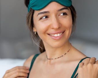 Emerald Green Mulberry Silk Sleep Mask: Hypoallergenic Comfort