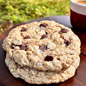 Oatmeal Chocolate Chip Cookies | Old Fashioned Oatmeal Cookies | Chocolate Chip Cookies | Soft & Chewy Cookies | Bakery Style Cookie | Gift