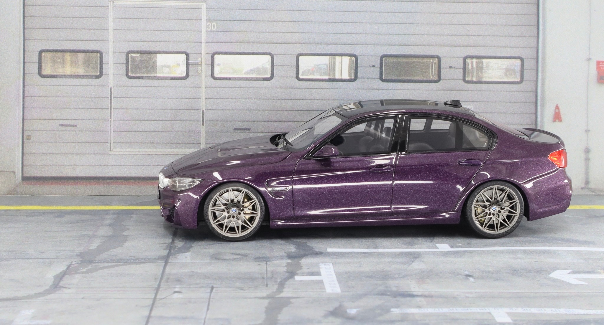 Kitbox/pzy 1/24 BMW (F80) M3 Daytona Violet Handmade Model Display Kit ...