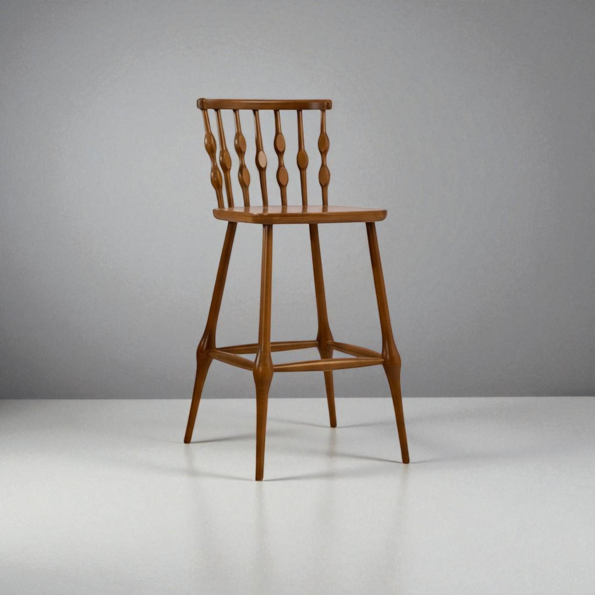 素朴な無垢材バースツール - キッチンアイランドやバーテーブルに最適