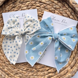 Blue Flower Classic Fable Bow, Spring Hair Bows, Hair Bows for Girls, Fable Hair Bow, Toddler Hair Bow, Blue Hair Bow