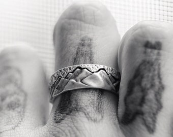 Mountain Range Ring Mountain Silver Ring, Mountain Band Ring, Mountain Wedding Ring Engraved Nature Inspired Pinky Jewelry Gift Cool Mens