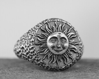 Engraved Sun Sterling Silver Signet Ring, Vintage Hammered Celestial Ring