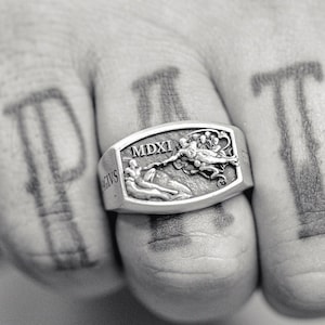 Die Schaffung von Adam Michelangelo Ring, Renaissance Kunst spirituelle Herrenring in Silber, Pinky Siegelring für Männer, eine einer Art Glaube Ring