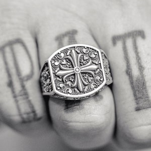 Maltese Cross Men&#39;s Ring, Men Signet Ring, Gothic Ring, Biker Jewelry, Christian Signet Ring, Maltese Templer Symbol Elegant Ring Gift For