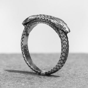 Mens Ouroboros Ring Vintage Snake Wedding Band Sterling Silver Jörmungandr Band Ring Cool Male Jewelry Gift Handmade Death And Rebirth Ring