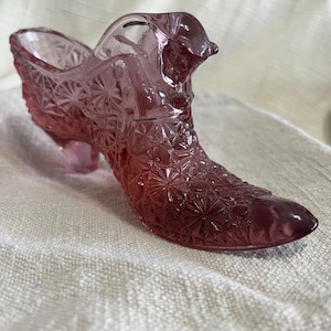 Dark pink Fenton glass shoe with kitten