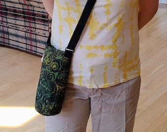 Green Spiral Water Bottle Carrier with Adjustable Strap