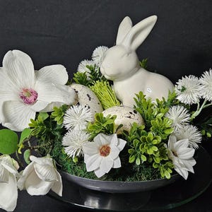 Easter decoration, spring arrangement on metal tray, Easter decoration with artificial decoration, spring decoration, spring decoration, Easter bunnies, Easter eggs