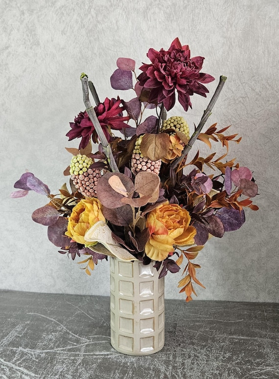 Großes Blumenarrangement in Vase – Künstliche Blumen, Herbstfarben, Tischdeko