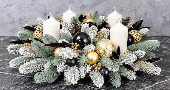 Handgefertigtes Adventsgesteck mit 4 Kerzen, Adventsgesteck, Weihnachtsdekoration, Tischdeko, Weihnachtsgesteck, Adventskranz, Winterdeko