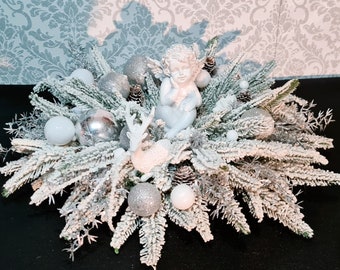 Decoración de tumba con un ángel, decoración de tumba, adorno de tumba, arreglo de tumba, Día de Todos los Santos