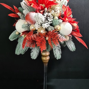 Christmas arrangement, Advent wreath, table decoration, trophy, lantern, candle holder