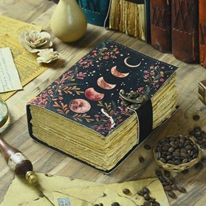 400 Page Moon Phase Vintage Grimoire Leather Journal for Women and Men Handmade Deckle Edge Paper Leather Notebook Diary With Lock