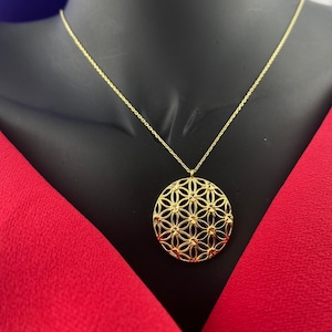 Collar de flor de la vida en oro de 14 k