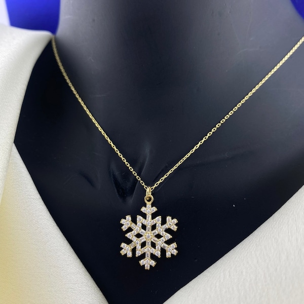 Snowflake Necklace - Etsy