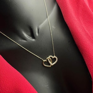 Collana con ciondolo a forma di cuore doppio in oro giallo 14K - Collana con due cuori - Collana con amore - Collana delicata - Ciondolo a doppio cuore