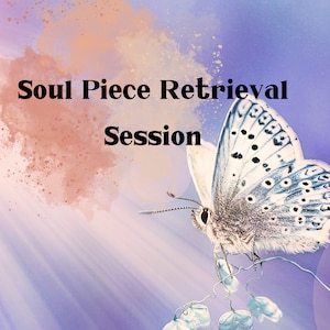 Pode incluir: Uma borboleta branca com manchas pretas está pousada em uma flor. O fundo é um suave lavado de aquarela roxo e rosa. O texto "Soul Piece Retrieval Session" está escrito em preto no topo da imagem.