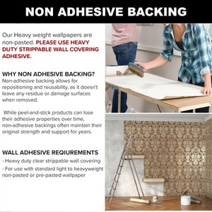 K&ouml;nnte beinhalten: Nahaufnahme einer Textbeschreibung, die die Vorteile der Verwendung einer nicht klebenden R&uuml;ckseite f&uuml;r schweres Tapetenpapier erkl&auml;rt. Der Text lautet "Nicht klebende R&uuml;ckseite" und erkl&auml;rt, dass sie das Positionieren und die Wiederverwendbarkeit erm&ouml;glicht, ohne R&uuml;ckst&auml;nde zu hinterlassen oder Oberfl&auml;chen zu besch&auml;digen. Der Text besagt auch, dass die nicht klebende R&uuml;ckseite ihre Festigkeit und ihren Halt &uuml;ber die Zeit hinweg beibeh&auml;lt. Das Bild zeigt auch eine Person, die mit einem Pinsel und einer Leiter Tapeten an eine Wand anbringt.