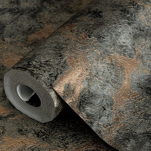 K&ouml;nnte beinhalten: Eine Rolle dunkelgraue und kupferfarbene Tapete mit einer strukturierten, metallischen Oberfl&auml;che.