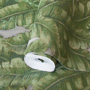 Luxury Tropical Leaves Green White Wallpaper, 3D Textured Wallpaper, Decorative Wallcovering, Vinyl Covering, Non-Adhesive Non-Peal & Stick