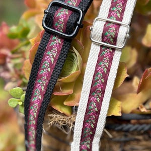 Taschengurt/Gürtel/Kameragurt 25mm breit, verstellbar - Boho- Brokat Blumendesiqn auf weinrotem Hintergrund - 72-54cm