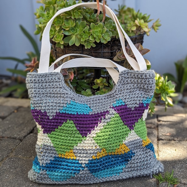 Boho/geometric pattern crochet bag, lined, magnetic snap,  pocket, D rings, replaceable strap, 1" cream strap included, 2 attached handles