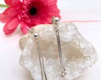 Vintage Silver Earrings: Retro Charm for Your Style