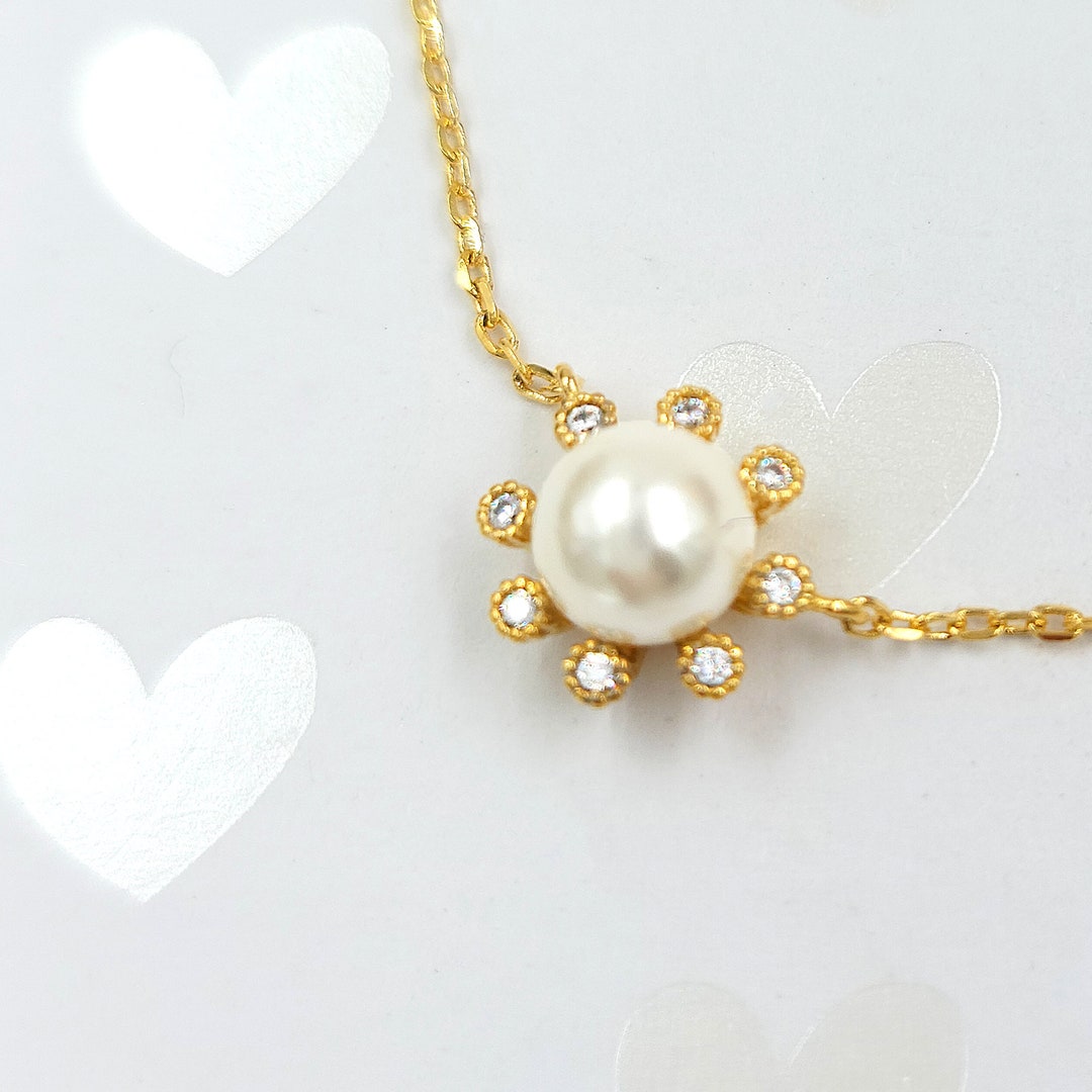 ネックレス・ペンダント The Mixed Pearl Necklace BRIDESMAID Pearl and CZ Pave Flower Pendant Gold Dipped