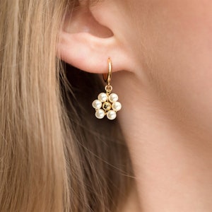 ピアス Monday Edition _ Daisy and Pearl Earrings il_300x300.4381894872_2b4a.jpg