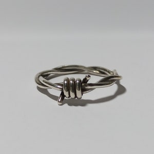 Prikkeldraadring, gothring, punkring, edgy ring, zilveren ring, minimalistische ring, herenring, vrouwenring afbeelding 1