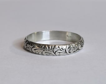 Vintage Floral Ring, Engraved Sterling Silver Ring, Botanical Band, Nature Inspired Jewelry, Antique Style Ring, Gift for Her