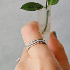 Set di anelli impilabili in argento - Anelli minimalisti in argento sterling / Gioielli a strati fatti a mano